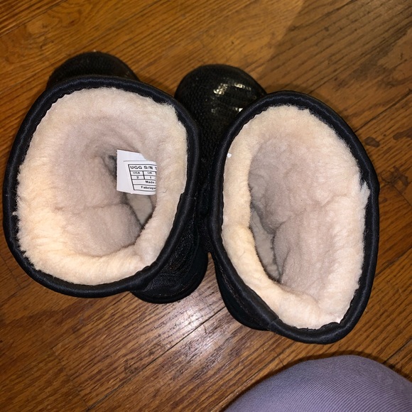 Lil Girls Black Sequin Ugg Boots (Authentic) - Picture 4 of 4